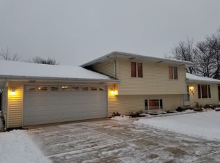 495 4th St, Lemont, IL 60439