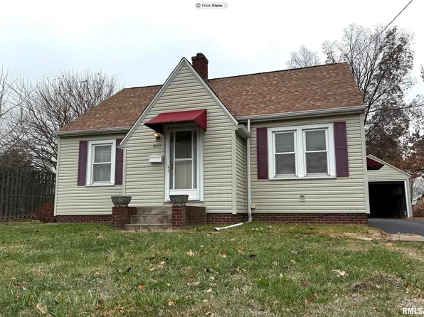 1005 Peoria St, Washington, IL 61571