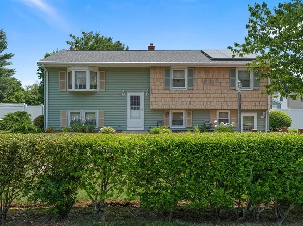 50 Bellflower Rd, Billerica, MA 01821