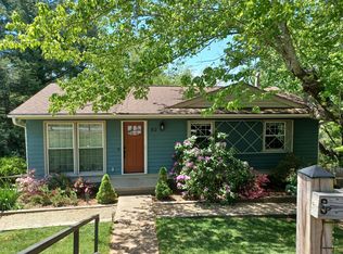 62 1st St, Asheville, NC 28803