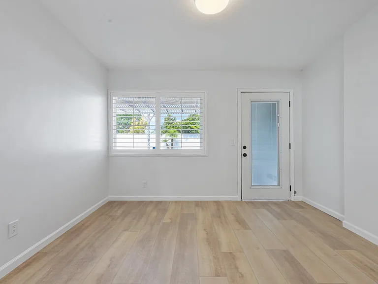 3954 Armstrong St — Photo 5