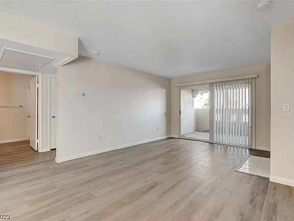 5th image of 1908 Mountain Hills Ct Unit 106
