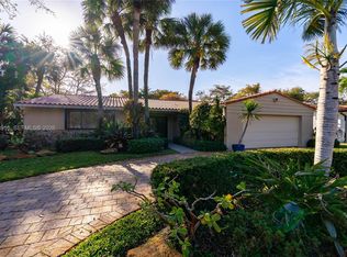 6371 Hutchinson Rd, Miami Lakes, FL 33014