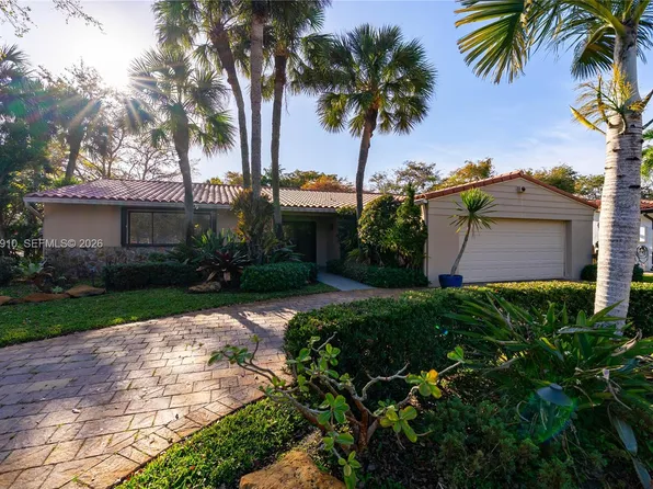 6371 Hutchinson Rd, Miami Lakes, FL 33014