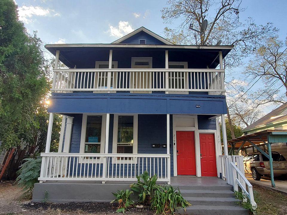 217 Piedmont is the upstairs apartment.