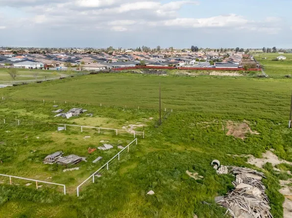 3044 Emerson Way, Bakersfield, CA 93313