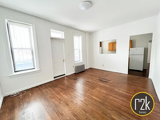 Rented by Realty 2000 Corp | media 3