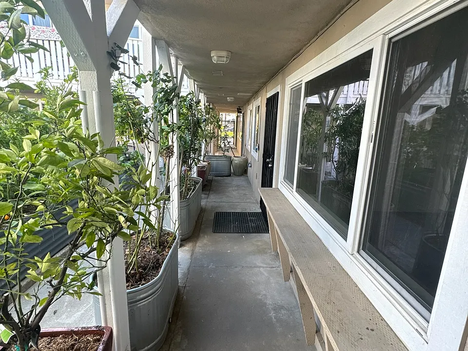 Stanford Avenue Apartments