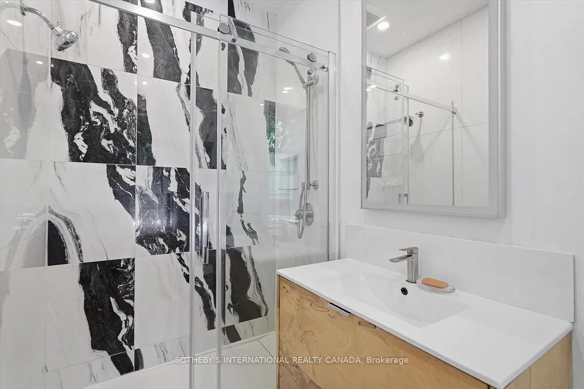 2 bed, $4,200 — Photo 4