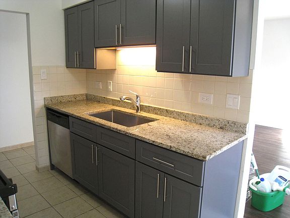 4th image of 187 Pickwick Dr #3F
