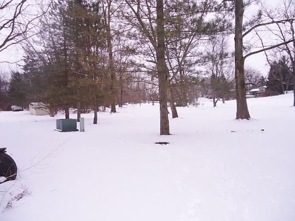 3rd image of 6193 Creek View Trl