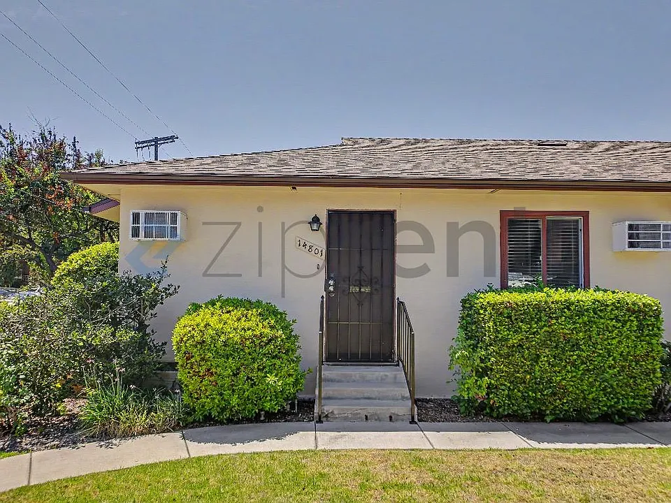 14801 Burbank Blvd