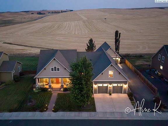 2nd image of 996 Jacob Dr