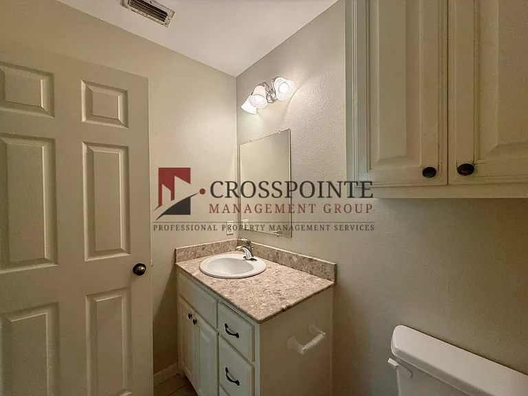 West 25th Street 825 Duplex — Photo 16