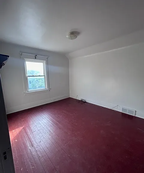 221 Englewood Ave — Photo 6