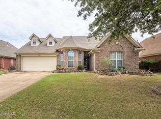 5704 Deer Ridge Dr, Southaven, MS 38672