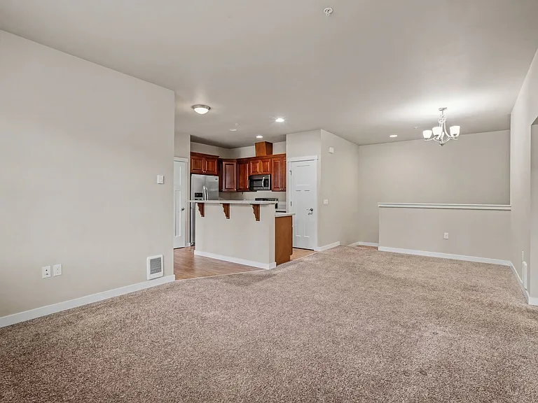 1643 Burnside Pl — Photo 8
