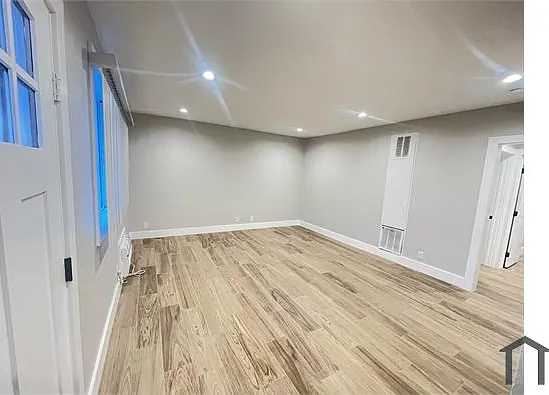 14921 Vanowen St #4 — Photo 3