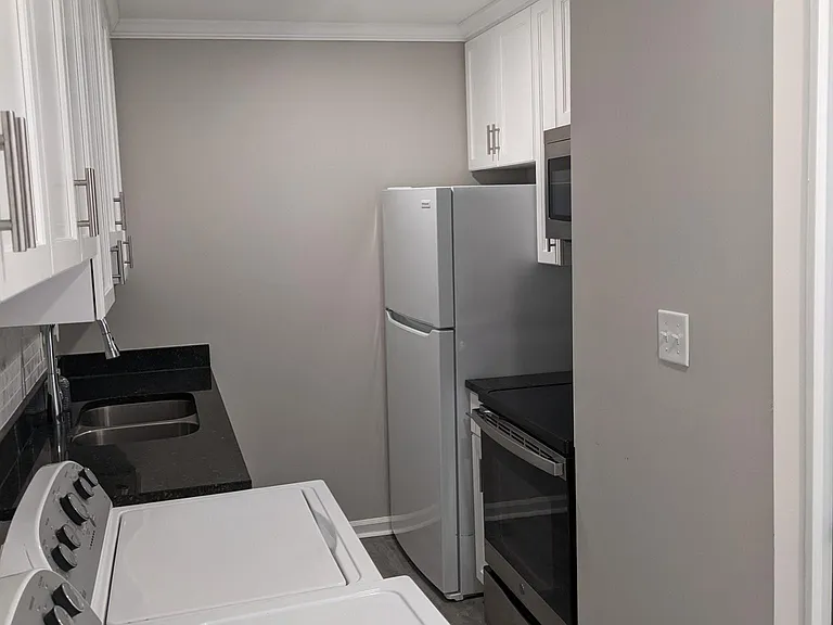 909 E Davie St #1 — Photo 6