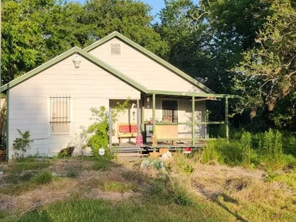 222 Ilfrey St, Baytown, TX 77520