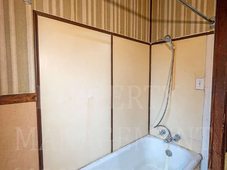 405 W 5th St #9 — Photo 11