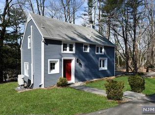 1047 E Saddle River Rd, Ho Ho Kus, NJ 07423