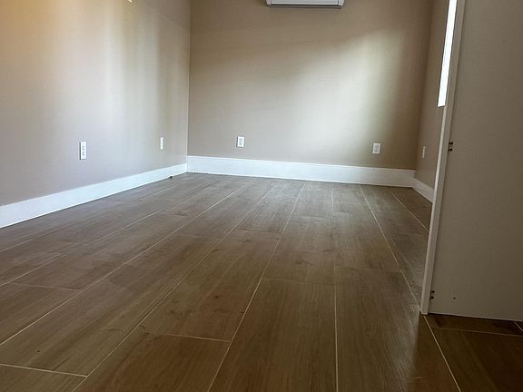 5th image of 661 E McKinley Ave #667