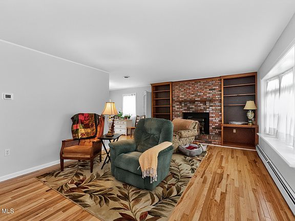 4th image of 817 14th Street