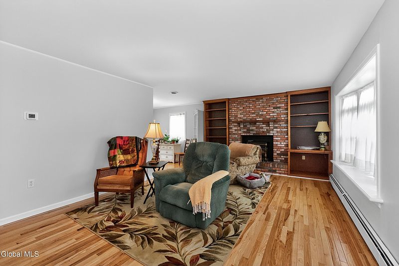 4th image of 817 14th Street