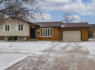 17 Suncoast Dr W, Goderich, ON N7A 4H1