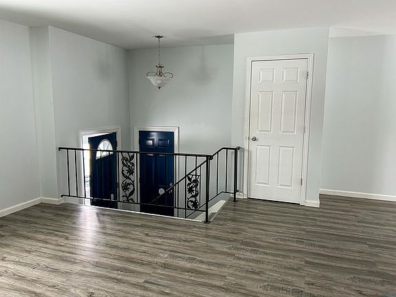 3rd image of 522 Tompkins Dr