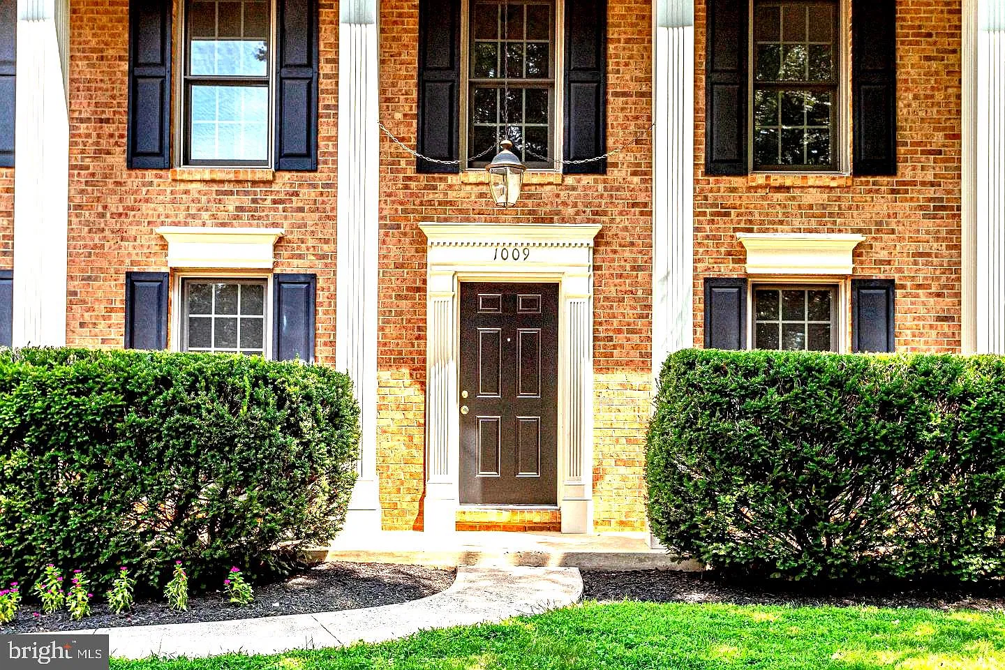 4 bed, 3.5 bath, 4159 sqft, $6,500 — Photo 2