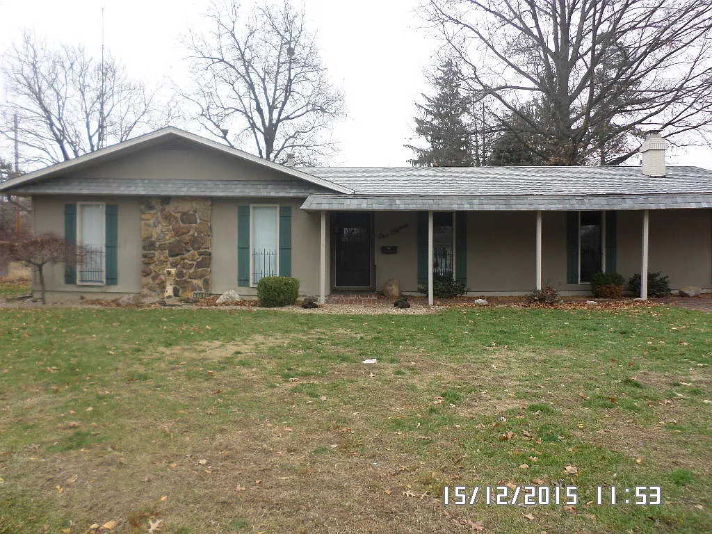115 Cambridge Ct photo 1