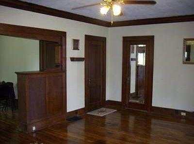 3rd image of 211 N High St