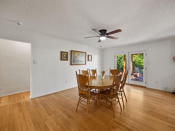 5th image of 540 Coachway Ln