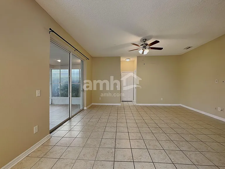 1226 Loretto Cir — Photo 6
