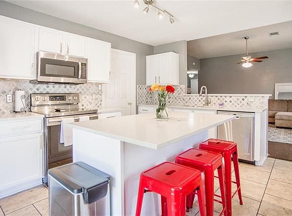 5th image of 825 Brandi Cir