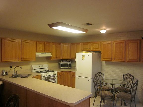 3rd image of 192 Colony Cir