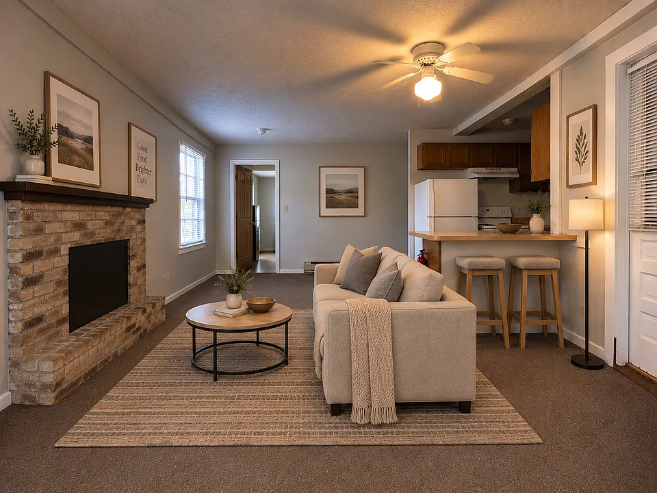 2 Bedroom Unit with a Large Front Porch, Close to Campus