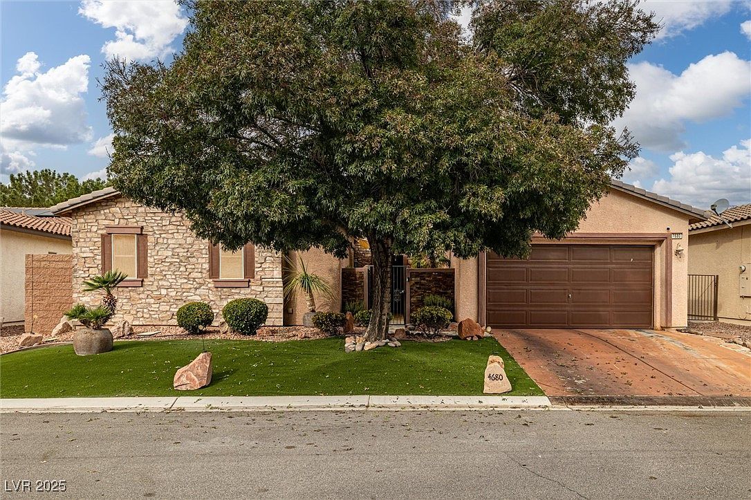 4680 Santa Luc St