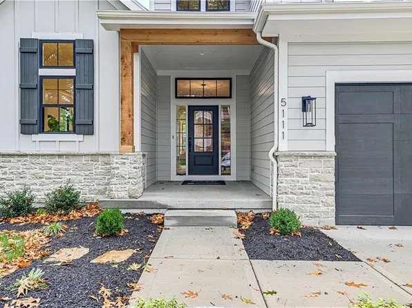 5111 W 72nd Ter, Prairie Village, KS 66208