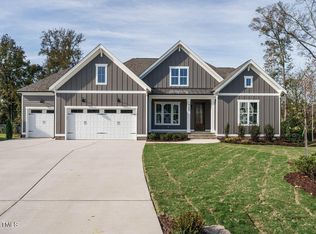 900 Lily Claire Ln, Fuquay Varina, NC 27526