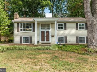 14017 Roanoke St, Woodbridge, VA 22191