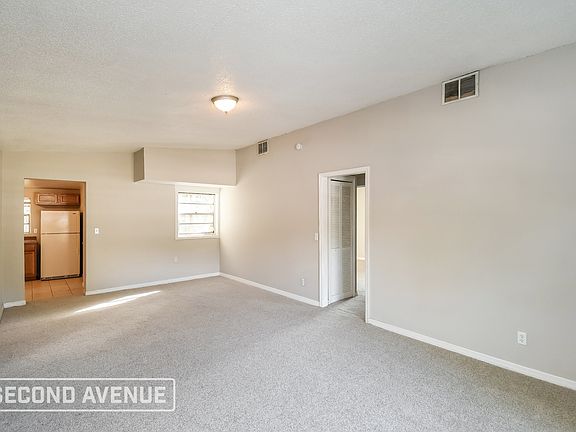 5th image of 3645 Peach Dr