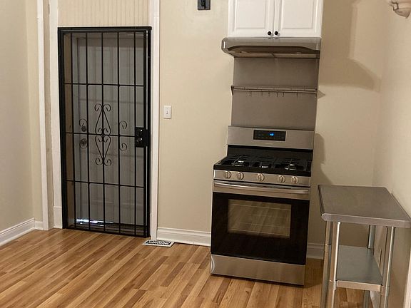 2nd image of 2775 Main St #4