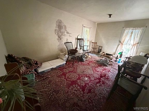 5th image of 538 Sanders Hill Rd