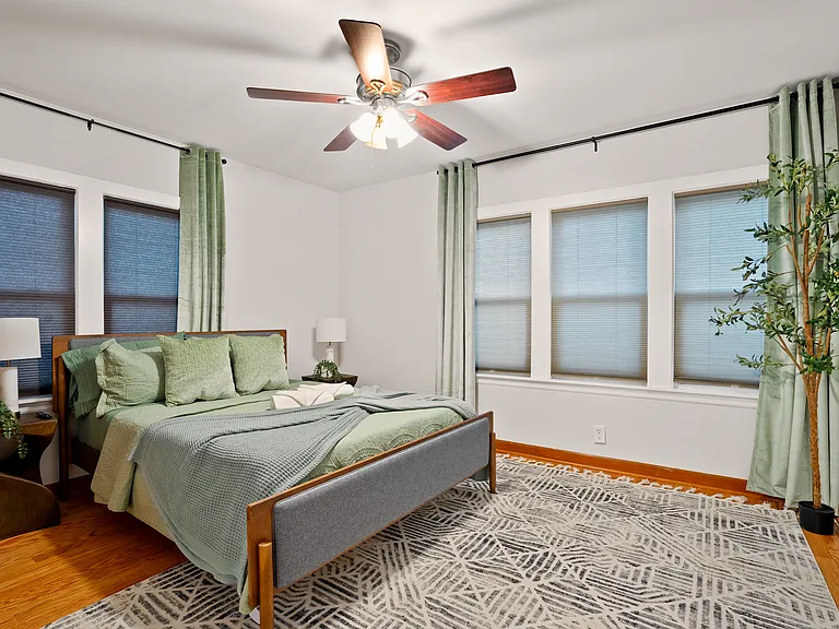 205 W Quincy St — Photo 17
