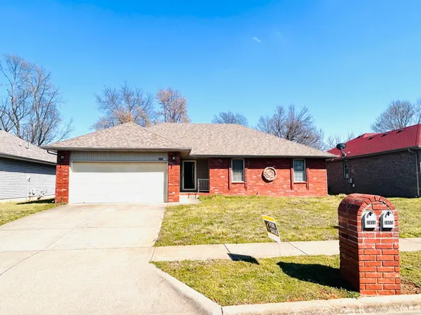 2852 S Pinehurst Avenue, Springfield, MO 65807