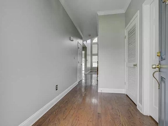 3rd image of 16 Stafford Dr