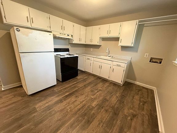 3rd image of 101 E Hedgecock Ave #G